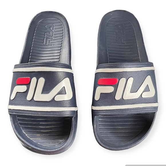 Fila slides - Picture 2 of 6